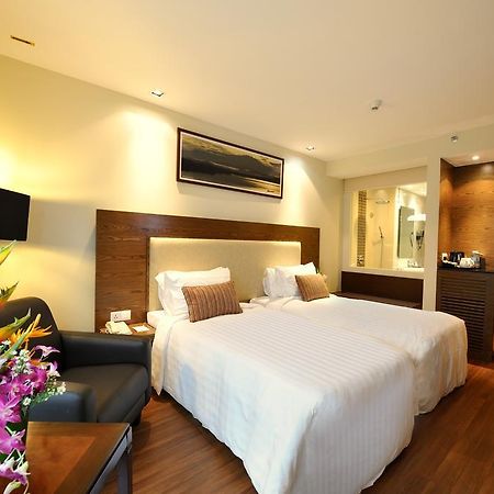 Grand Borneo Hotel Кота-Кінабалу Екстер'єр фото