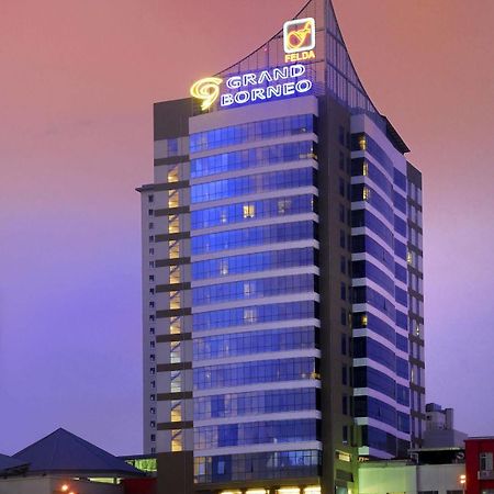 Grand Borneo Hotel Кота-Кінабалу Екстер'єр фото