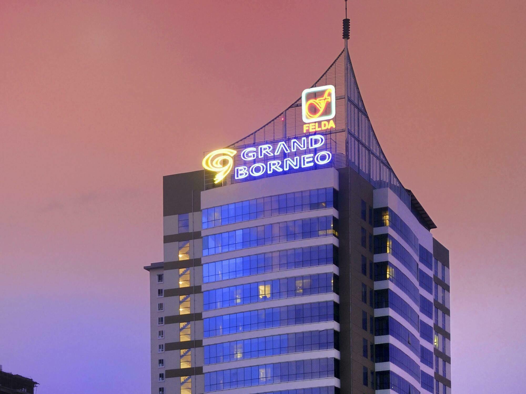 Grand Borneo Hotel Кота-Кінабалу Екстер'єр фото